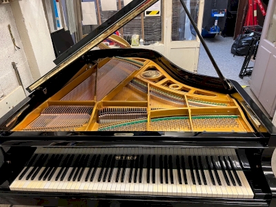 Pourquoi faire restaurer un piano à queue haut de gamme de 1960 à du sens ?