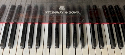Restauration d'un Steinway & Sons modèle C de New York de 1889 pour un client de Nice